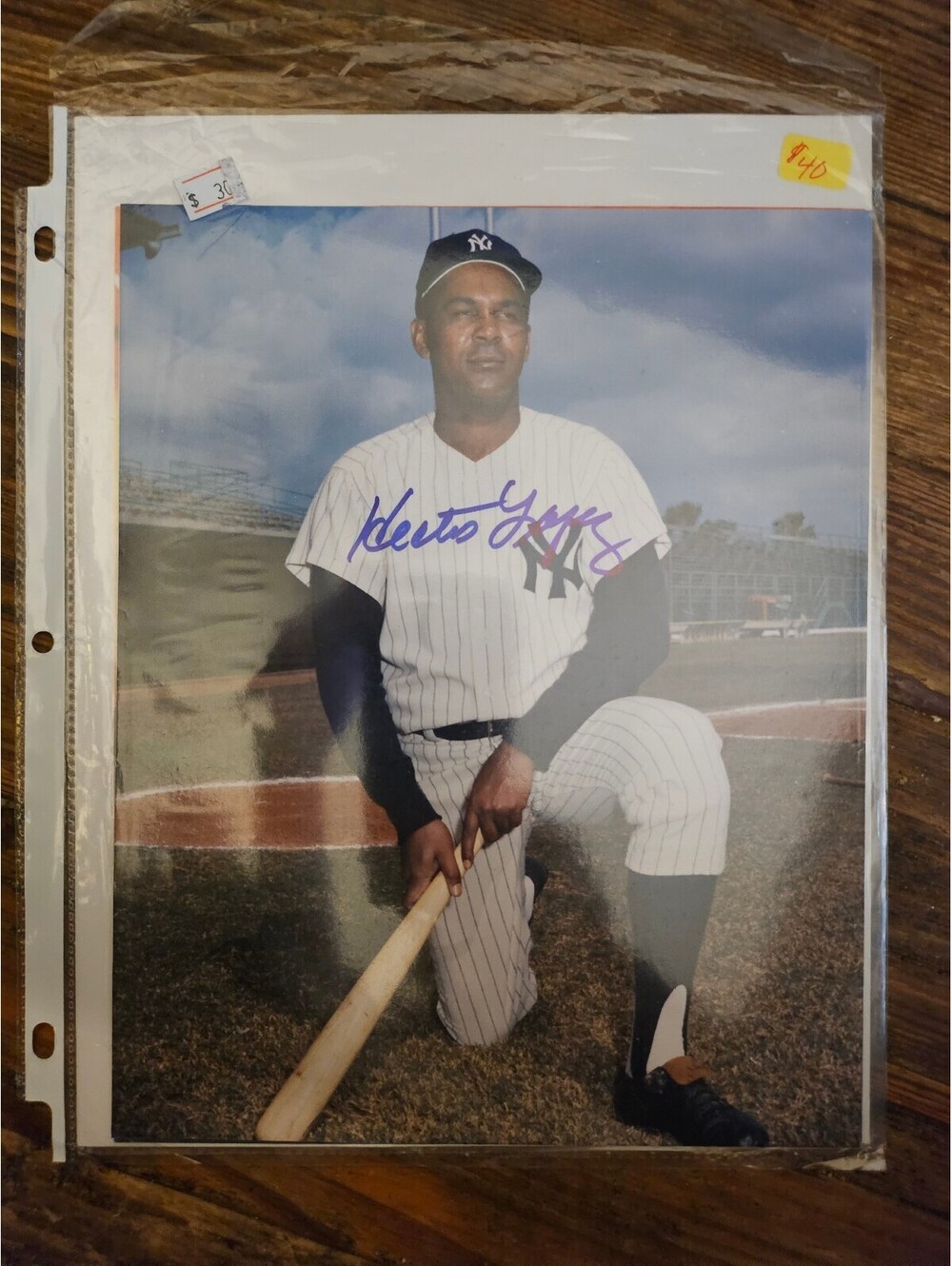 AUTOGRAPHED HECTOR LOPEZ 8×10 New York Yankees Photo